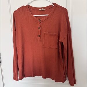 Madewell long sleeve t shirt size xs, color rust orange, in good condition